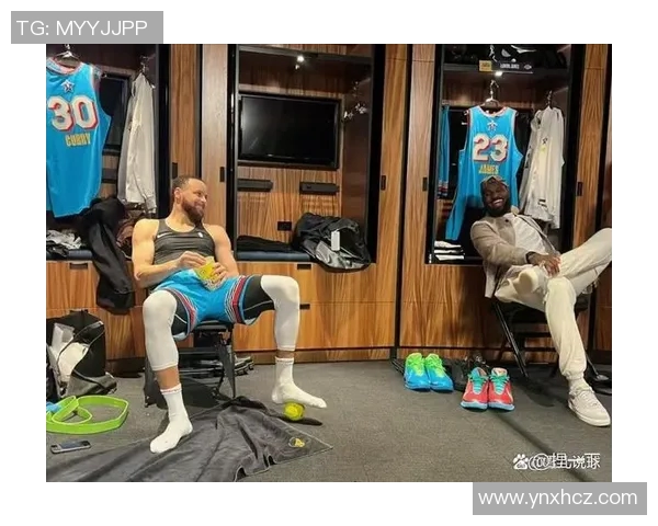 19日勇士与湖人激战正酣谁能在这场对决中笑到最后 19日勇士与湖人激战正酣谁能在这场对决中笑到最后