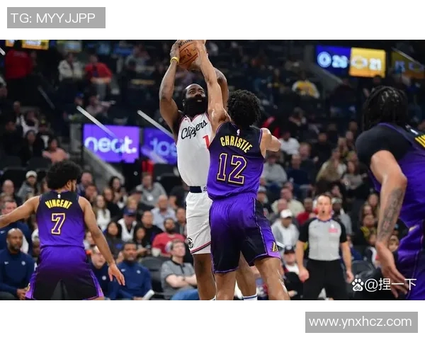 2015赛季季后赛快船与马刺的激烈对决与精彩瞬间回顾